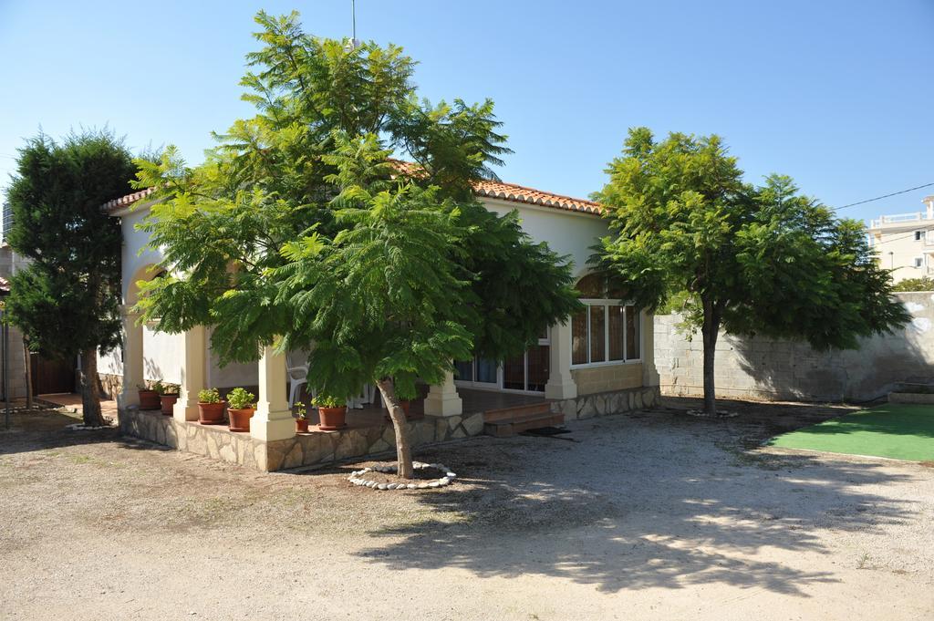 منزل الضيف Les Deveses  في The House المظهر الخارجي الصورة